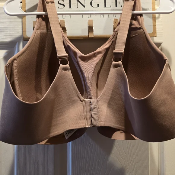 Nike Low Impact Bra - Picture 4 of 5